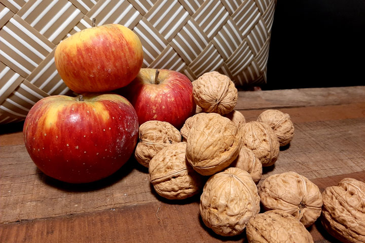 Kuppelwieser Apfel Baumnüsse Walnüsse