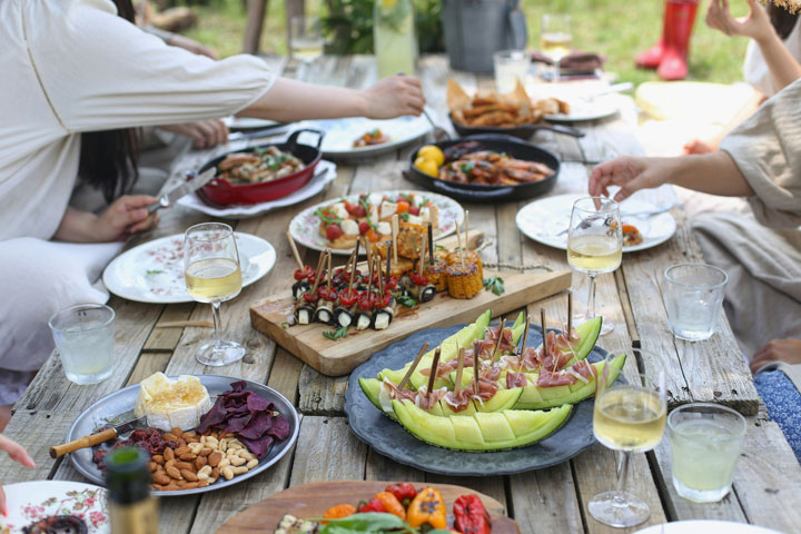 Gemeinsam essen, trinken und geniessen